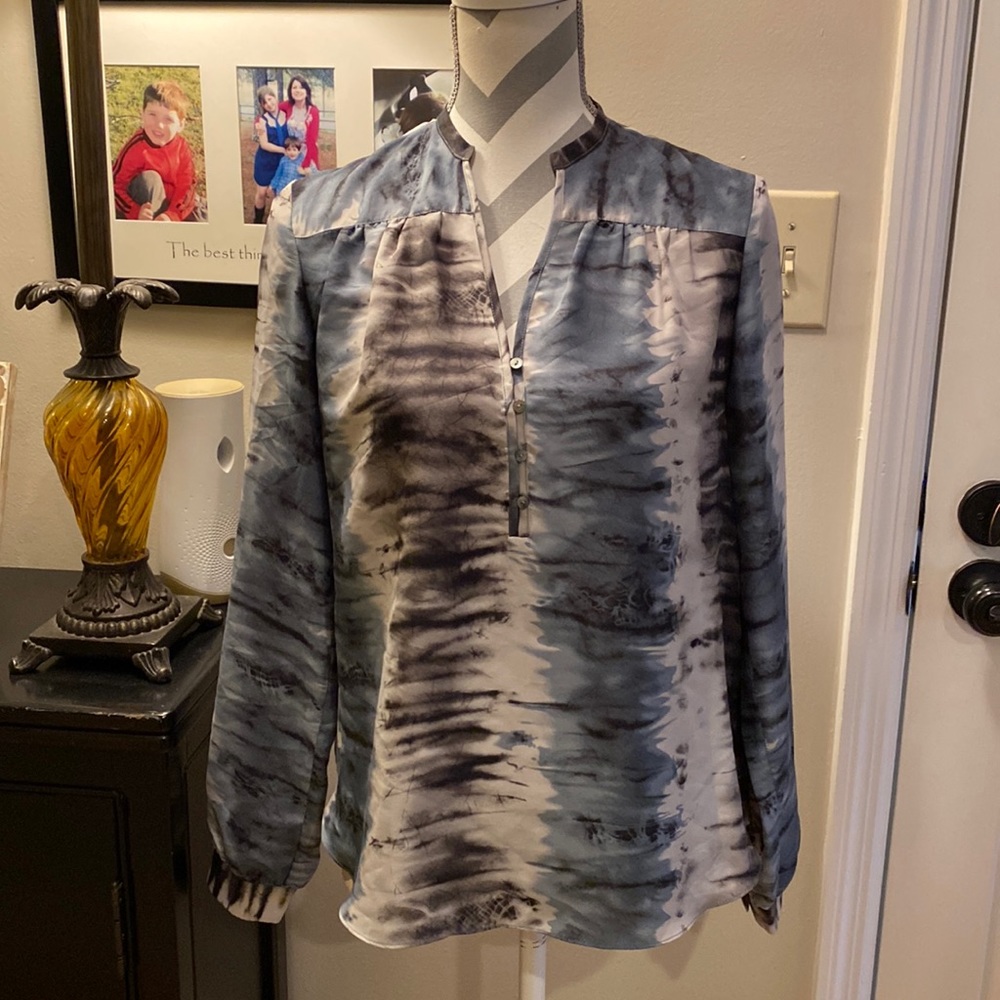 ZOA Top